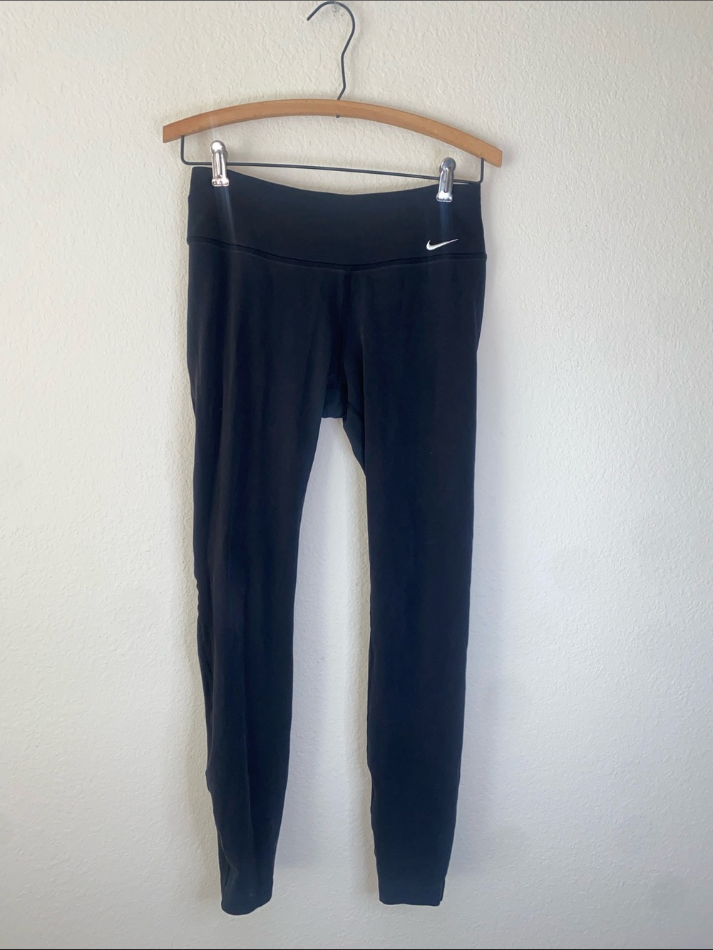 💋Women’s Black Nike leggings-size small! - Picture 2 of 6